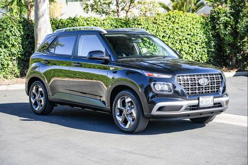 2023 Hyundai VENUE SEL