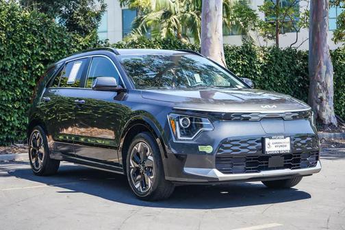 Graphite Gray 2023 Kia Niro EV Wind