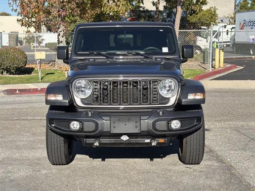 2024 Jeep Gladiator Sport