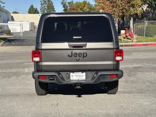 2024 Jeep Gladiator Sport