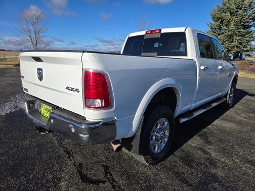 2017 RAM 2500 Laramie Crew Cab 4x4 6'4' Box