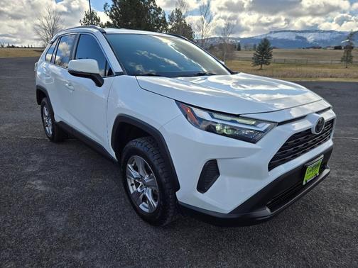 2022 Toyota RAV4 XLE