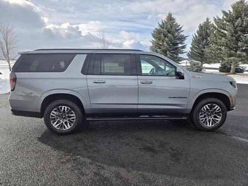 2025 Chevrolet Suburban 4WD Z71