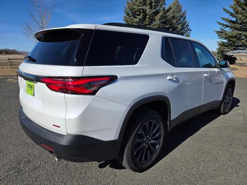 WHITE 2023 Chevrolet Traverse RS