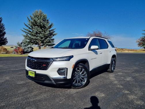 WHITE 2023 Chevrolet Traverse RS