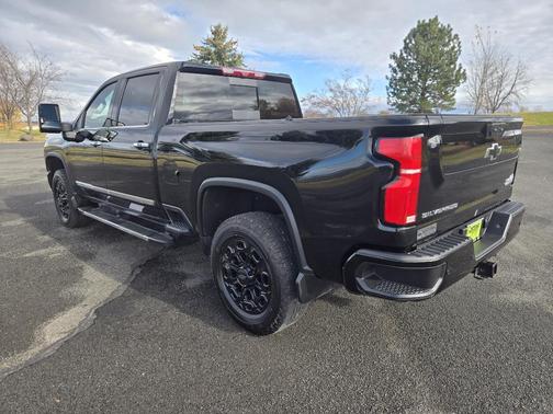 2024 Chevrolet Silverado 3500 High Country