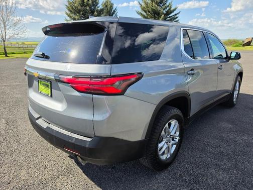 GREY 2023 Chevrolet Traverse LS