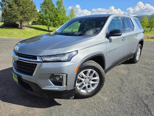 GREY 2023 Chevrolet Traverse LS