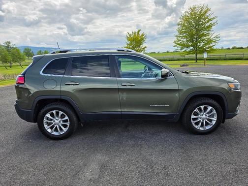 Olive Green Pearlcoat 2019 Jeep Cherokee Latitude