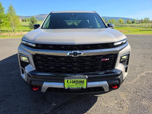 Sandstone Gray 2026 Chevrolet Traverse AWD Z71