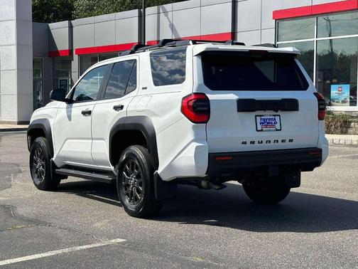 2025 Toyota 4Runner SR5