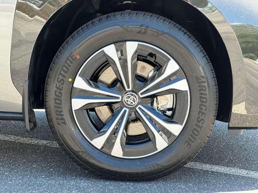 2025 Toyota bZ4X XLE