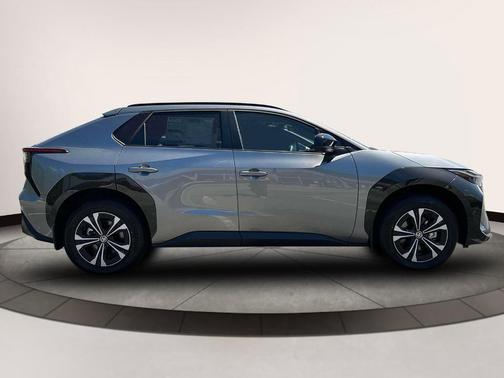 2025 Toyota bZ4X XLE