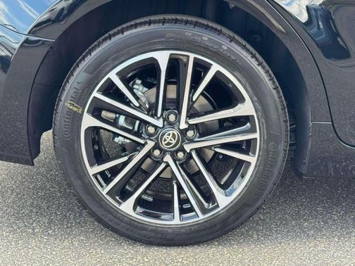 Midnight Black Metallic 2026 Toyota Camry XLE