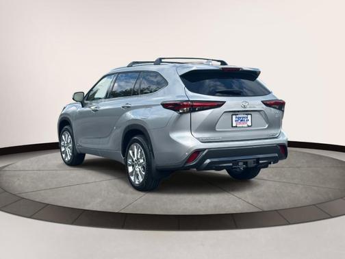 2025 Toyota Highlander Hybrid Limited