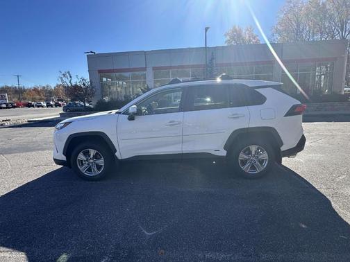 2025 Toyota RAV4 Hybrid LE