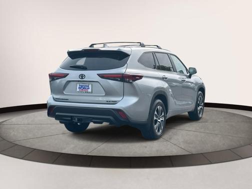2025 Toyota Highlander XLE