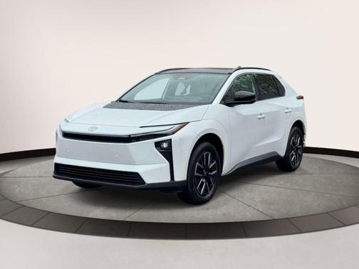 Wind Chill Pearl 2026 Toyota bZ XLE