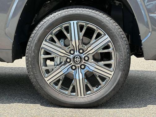 2025 Toyota Tundra Hybrid Capstone