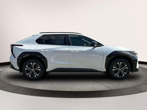2025 Toyota bZ4X XLE
