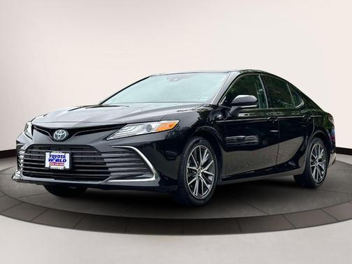 2023 Toyota Camry Hybrid XLE