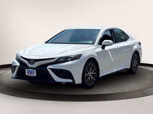 White 2024 Toyota Camry SE