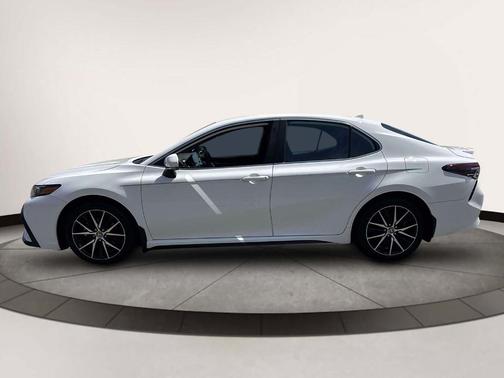 White 2024 Toyota Camry SE