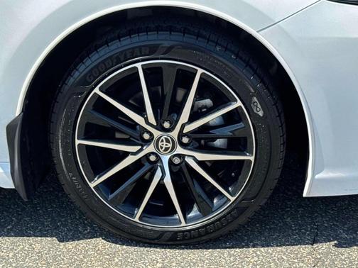 White 2024 Toyota Camry SE