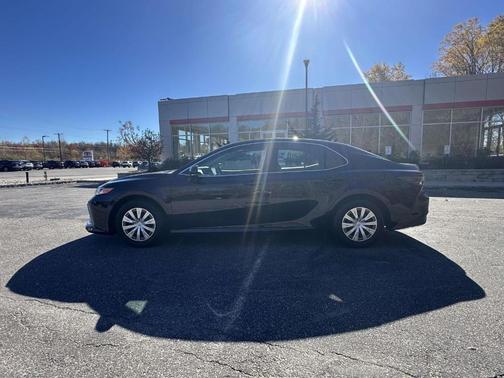 2024 Toyota Camry Hybrid LE