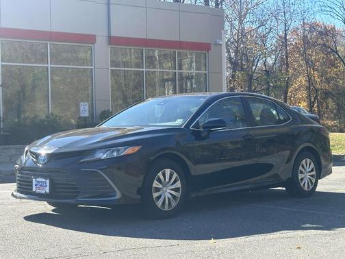 2024 Toyota Camry Hybrid LE