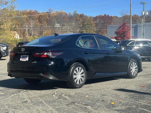 2024 Toyota Camry Hybrid LE