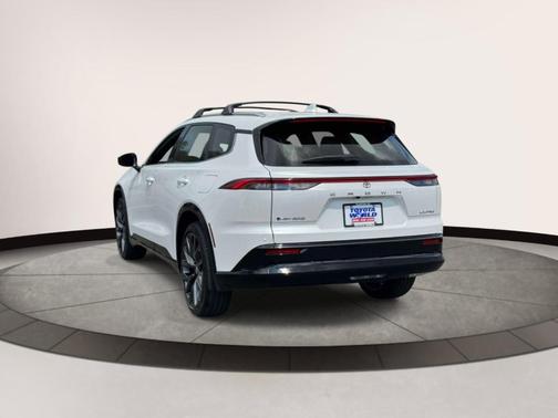 Oxygen White 2026 Toyota Crown Signia LIMITED