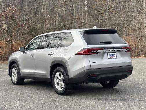 2026 Toyota Grand Highlander LE NATL