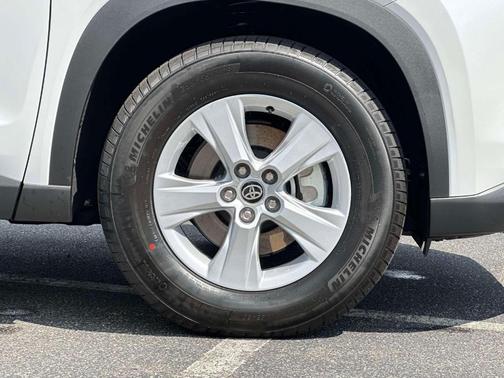 2025 Toyota Grand Highlander LE