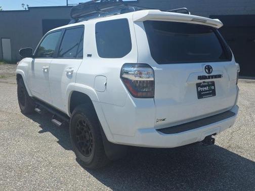 Super White 2022 Toyota 4Runner SR5