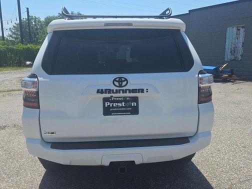 Super White 2022 Toyota 4Runner SR5