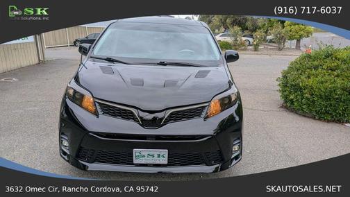 Black 2013 Toyota Sienna SE