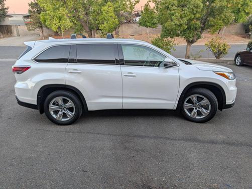 2016 Toyota Highlander Limited Platinum