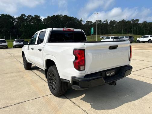 Summit White 2026 Chevrolet Colorado WT