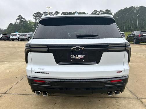 Polar White Tricoat 2026 Chevrolet Traverse RS