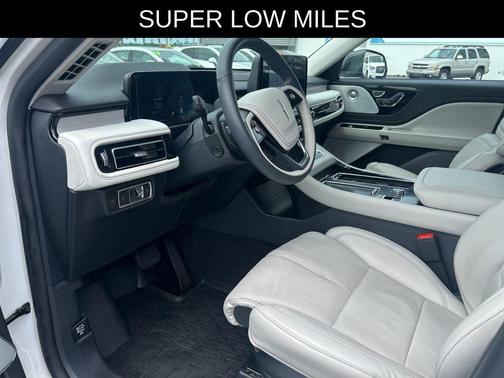 White Metallic 2025 Lincoln Aviator Reserve AWD