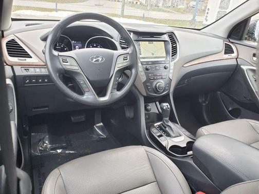 2017 Hyundai SANTA FE SE Ultimate