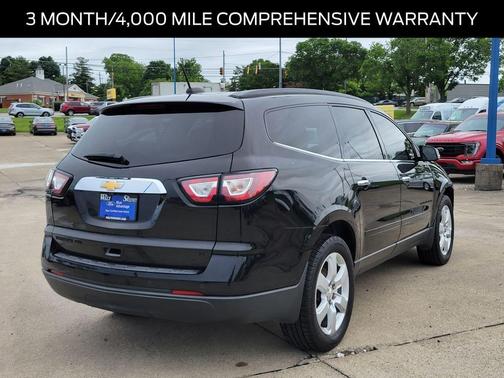 Mosaic Black Metallic 2017 Chevrolet Traverse 1LT