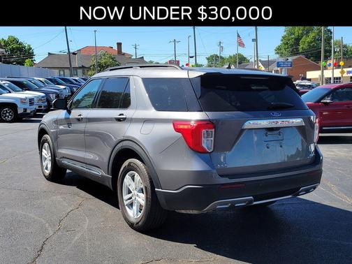 Gray Metallic 2022 Ford Explorer XLT