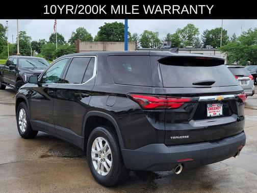Mosaic Black Metallic 2022 Chevrolet Traverse LS