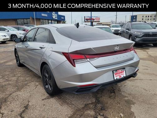 2022 Hyundai ELANTRA SEL