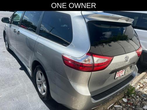 Celestial Silver Metallic 2019 Toyota Sienna L