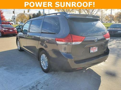 2014 Toyota Sienna XLE