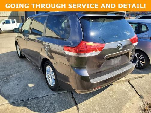 2014 Toyota Sienna XLE