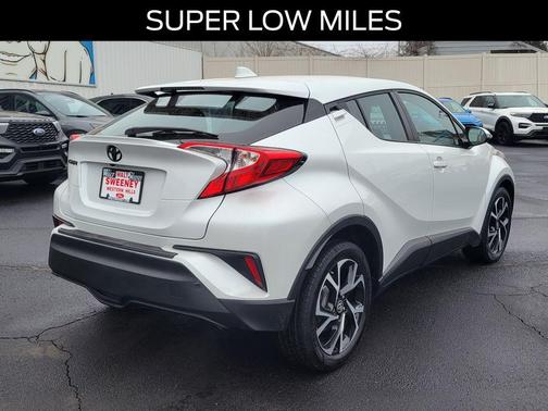 2022 Toyota C-HR XLE